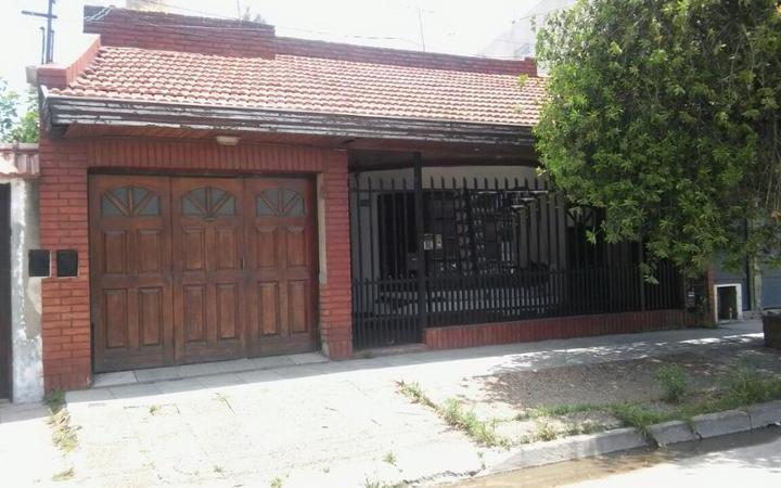 Casa · 251m² · 4 Ambientes · 1 Cochera