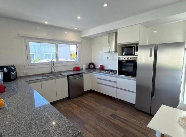 Casa · 140m² · 4 Ambientes