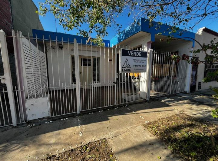 Casa · 55m² · 2 Ambientes · 1 Cochera
