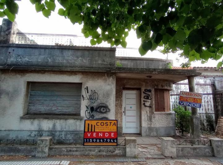 Casa · 130m² · 4 Ambientes · 1 Cochera
