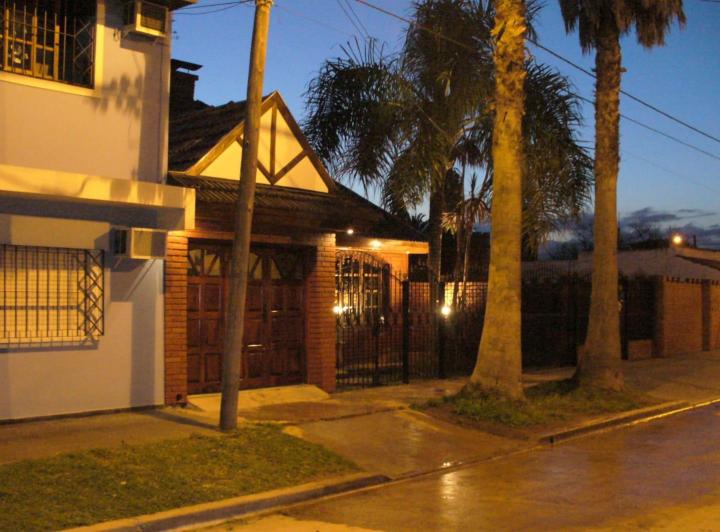 Casa · 222m² · 4 Ambientes · 2 Cocheras