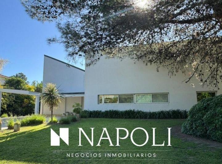 Casa · 280m² · 4 Ambientes