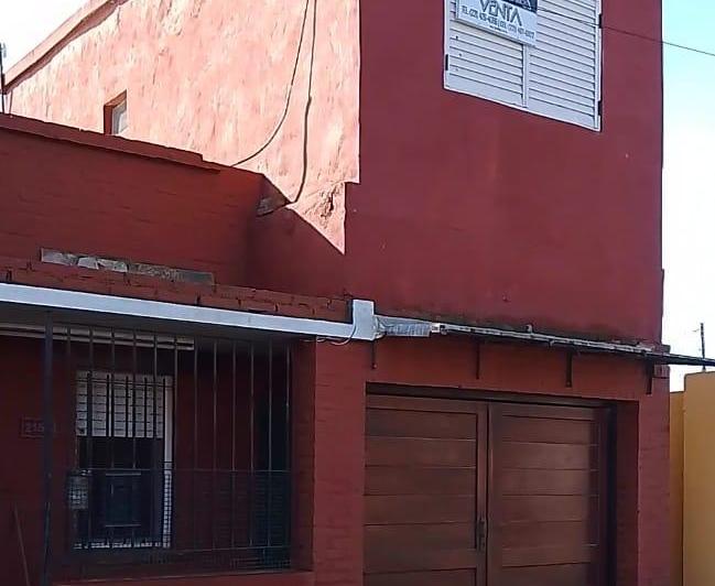 Casa · 42m² · 6 Ambientes · 1 Cochera