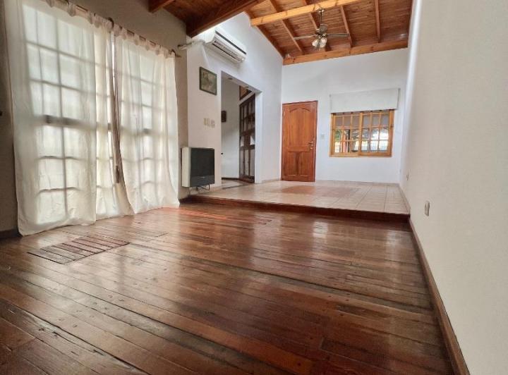 Casa · 176m² · 4 Ambientes · 2 Cocheras