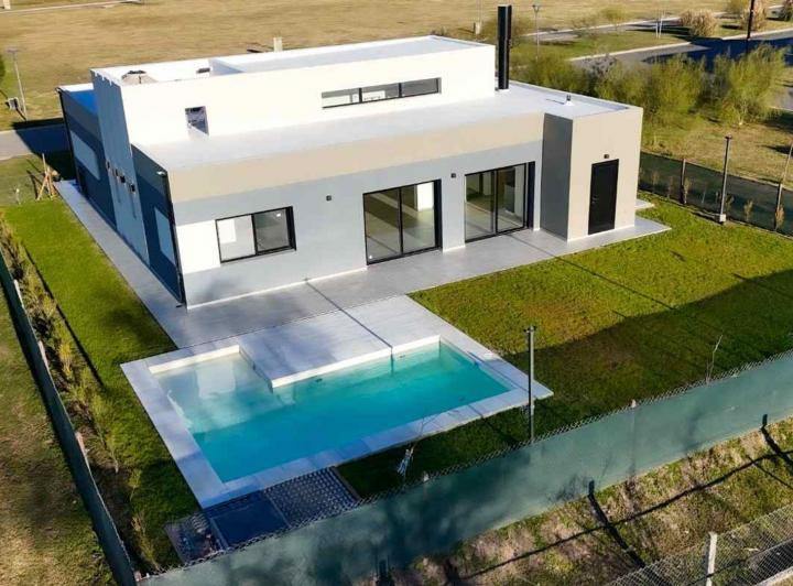 Casa · 179m² · 4 Ambientes · 5 Cocheras