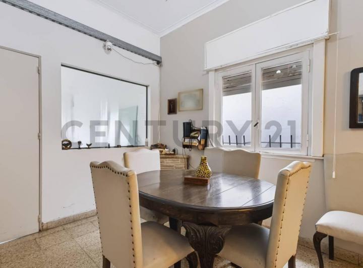 Casa · 11m² · 5 Ambientes · 1 Cochera