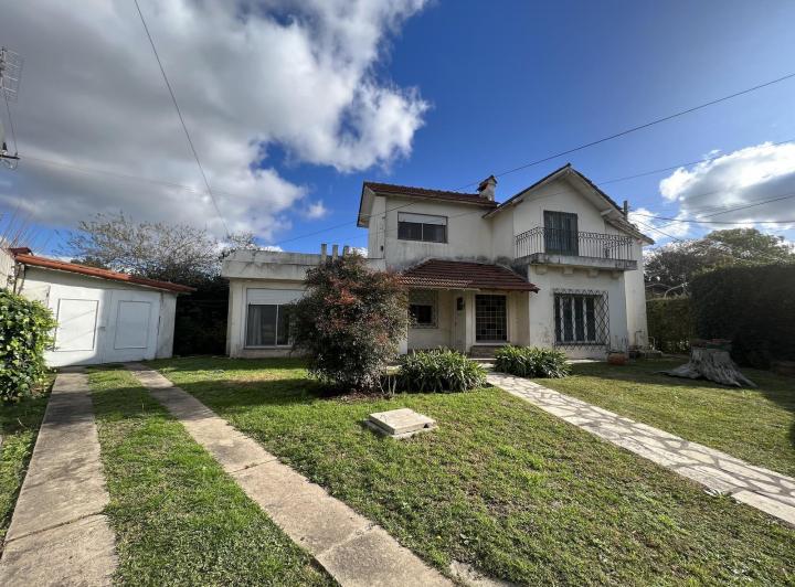 Casa · 170m² · 4 Ambientes · 1 Cochera
