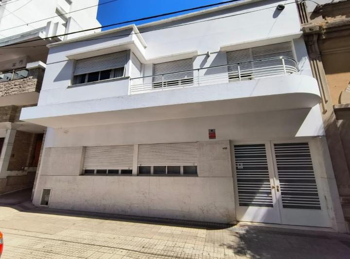 Casa · 285m² · 3 Dormitorios · 3 Cocheras