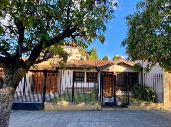 Casa · 176m² · 4 Ambientes · 2 Cocheras