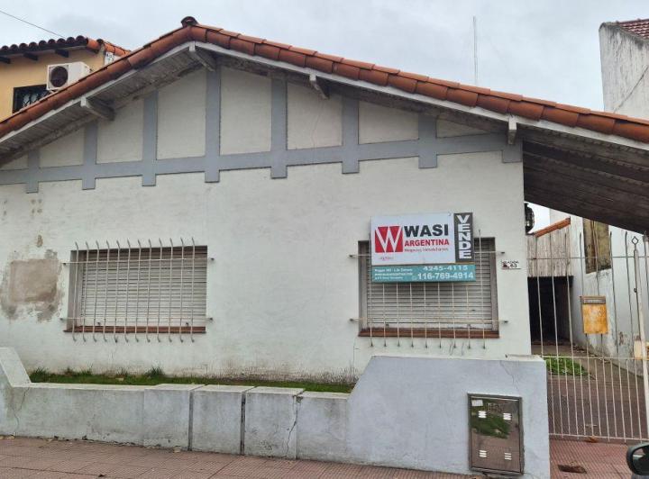Casa · 140m² · 4 Ambientes · 3 Cocheras