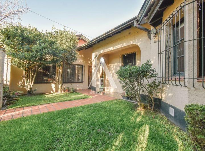 Casa · 120m² · 4 Ambientes · 2 Cocheras