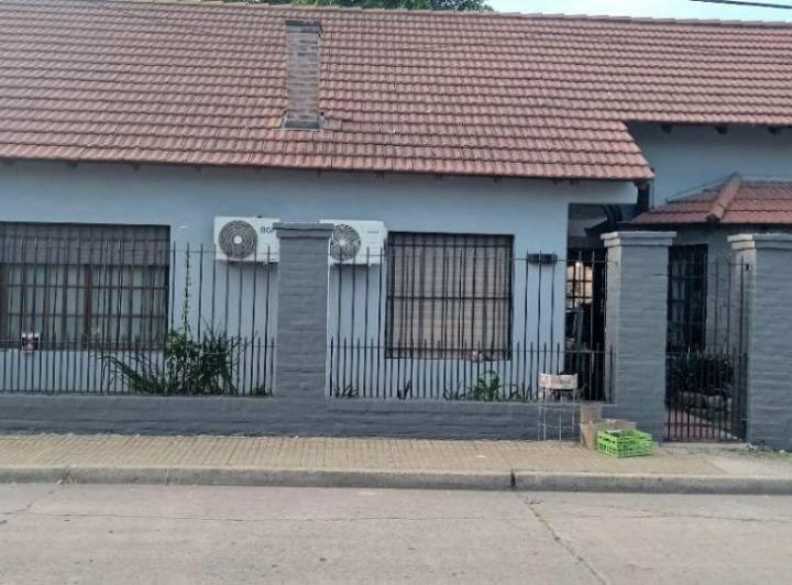 Casa · 150m² · 4 Ambientes · 2 Cocheras