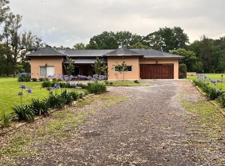 Casa · 270m² · 5 Ambientes
