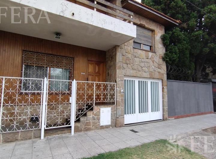Casa · 132m² · 3 Ambientes · 2 Cocheras
