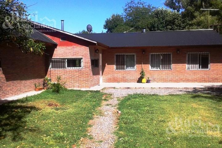Casa · 128m² · 5 Ambientes · 2 Cocheras