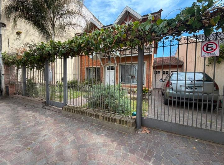 Casa · 173m² · 5 Ambientes · 1 Cochera