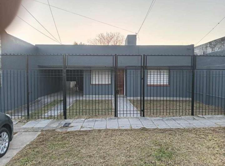 Casa · 100m² · 3 Ambientes · 2 Cocheras