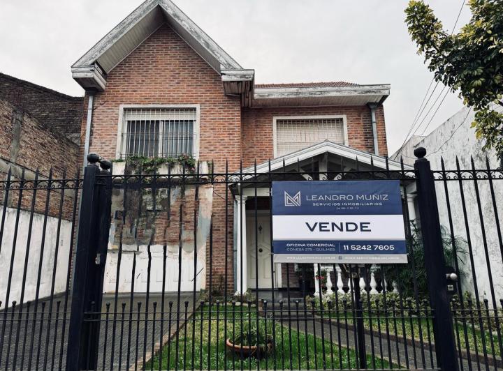 Casa · 222m² · 5 Ambientes · 3 Cocheras