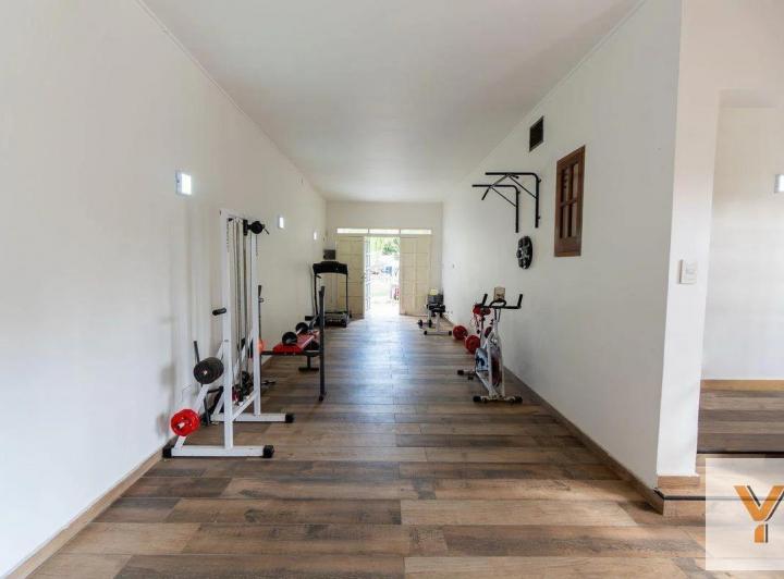 Casa · 230m² · 6 Ambientes