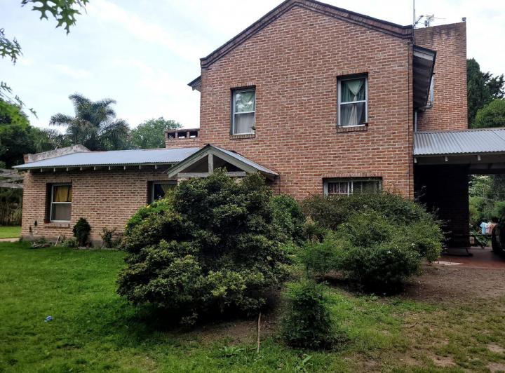 Casa · 185m² · 9 Ambientes · 1 Cochera