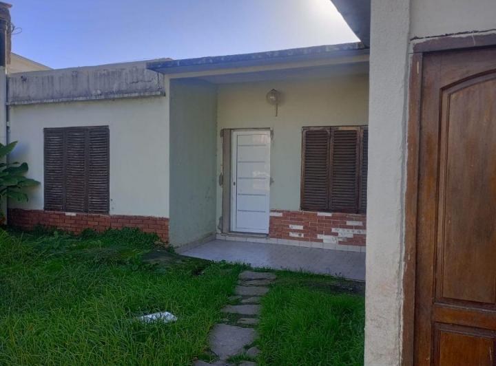 Casa · 80m² · 3 Ambientes · 2 Cocheras