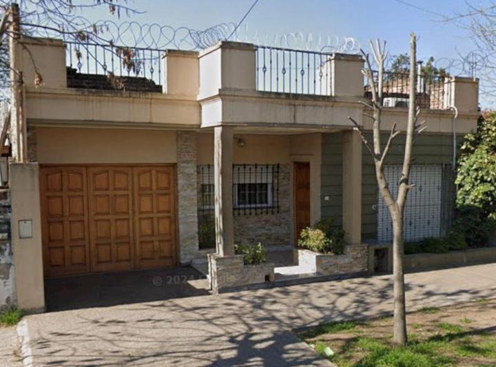 Casa · 126m² · 4 Ambientes · 2 Cocheras