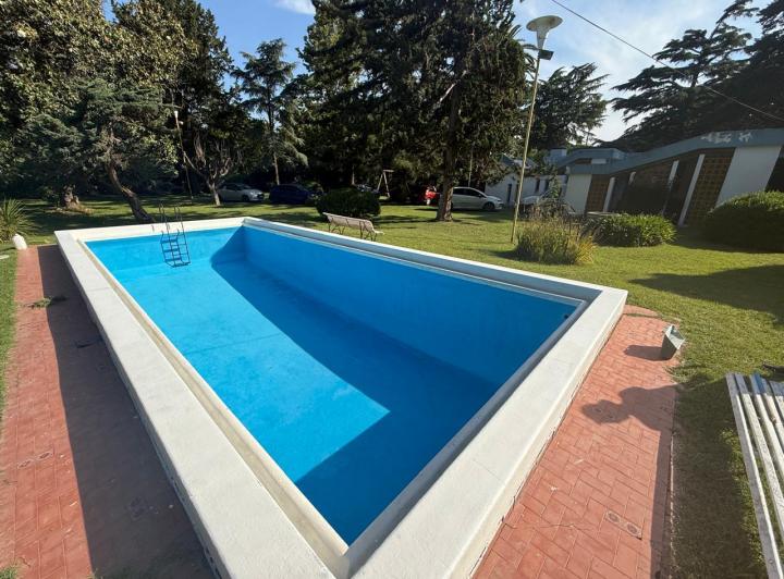 Casa · 180m² · 4 Ambientes · 1 Cochera