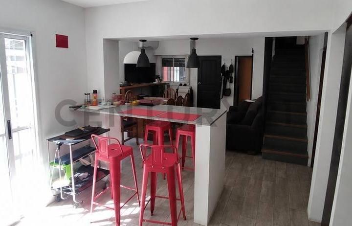 Casa · 120m² · 4 Ambientes · 2 Cocheras