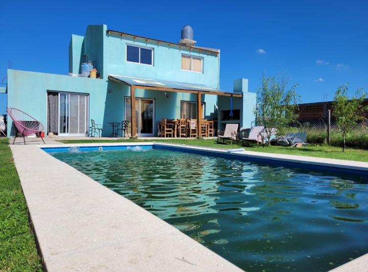 Casa · 92m² · 4 Ambientes · 2 Cocheras