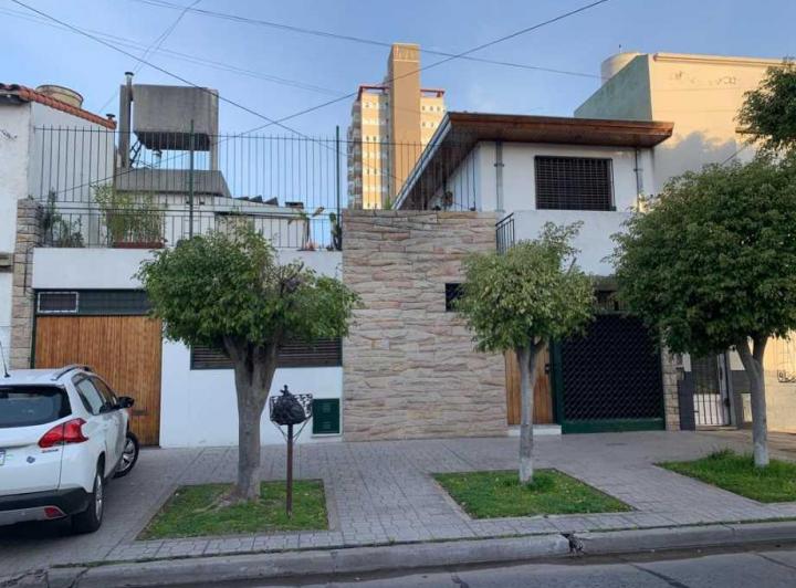 Casa · 153m² · 4 Ambientes · 1 Cochera