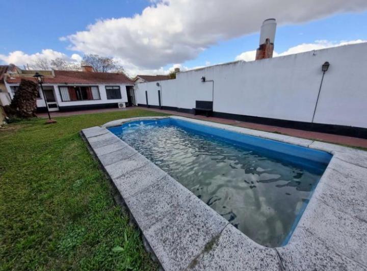 Casa · 120m² · 4 Ambientes · 2 Cocheras