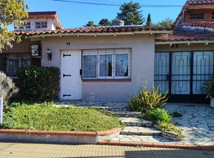Casa · 110m² · 5 Ambientes · 2 Cocheras