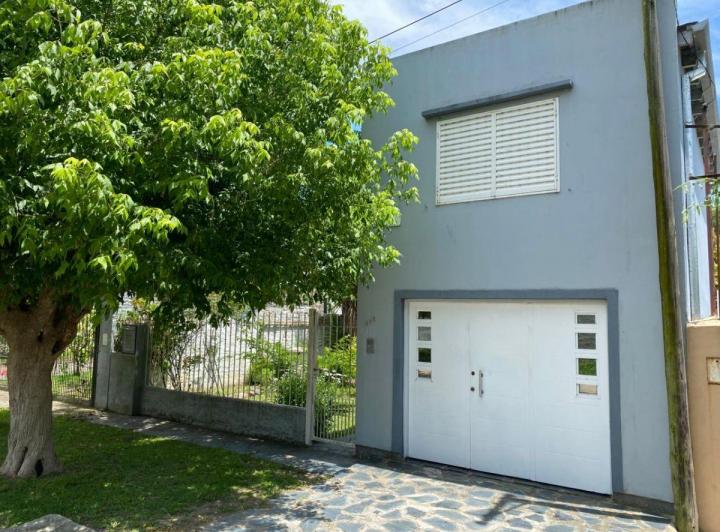 Casa · 150m² · 4 Ambientes · 2 Cocheras