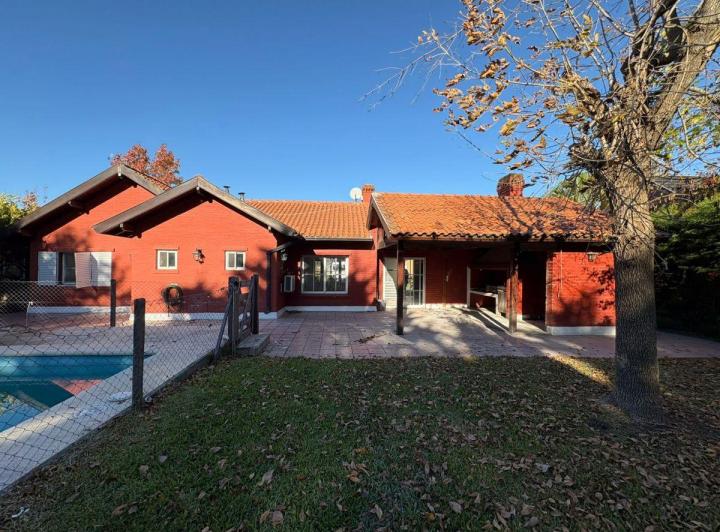 Casa · 170m² · 5 Ambientes · 2 Cocheras