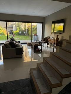Casa · 175m² · 6 Ambientes · 2 Cocheras