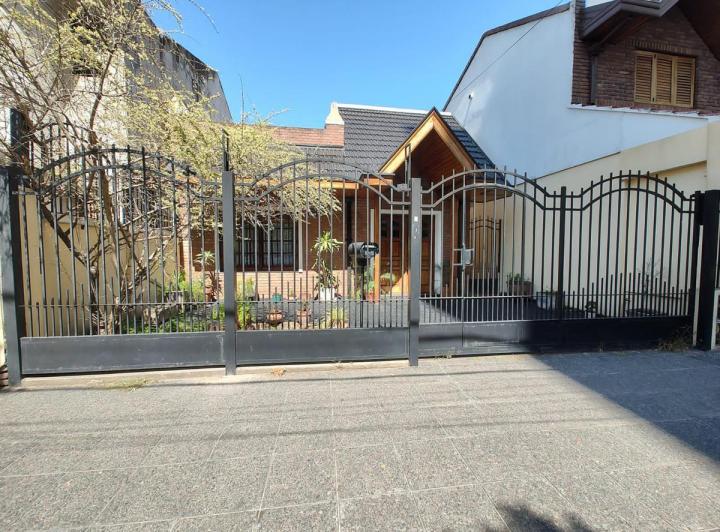 Casa · 155m² · 4 Ambientes · 1 Cochera