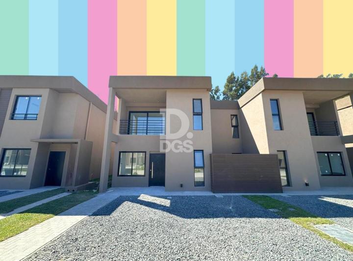 Casa · 127m² · 4 Ambientes · 2 Cocheras