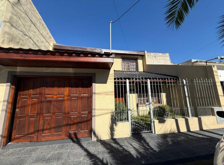 Casa · 150m² · 4 Ambientes · 1 Cochera