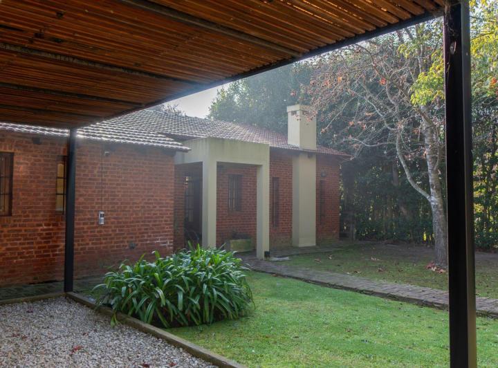 Casa · 140m² · 4 Ambientes · 2 Cocheras
