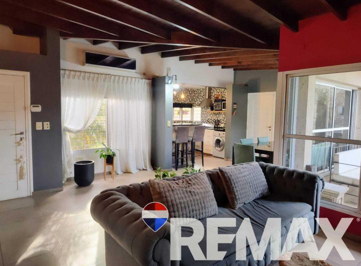 Casa · 92m² · 3 Ambientes · 2 Cocheras