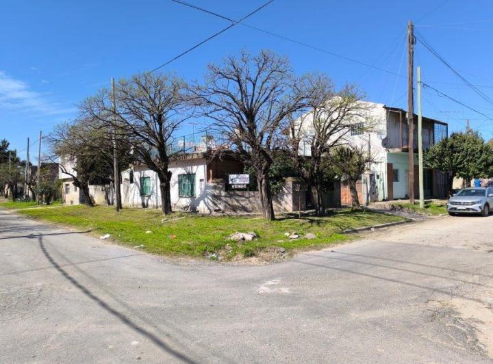 Casa · 80m² · 3 Ambientes · 2 Cocheras