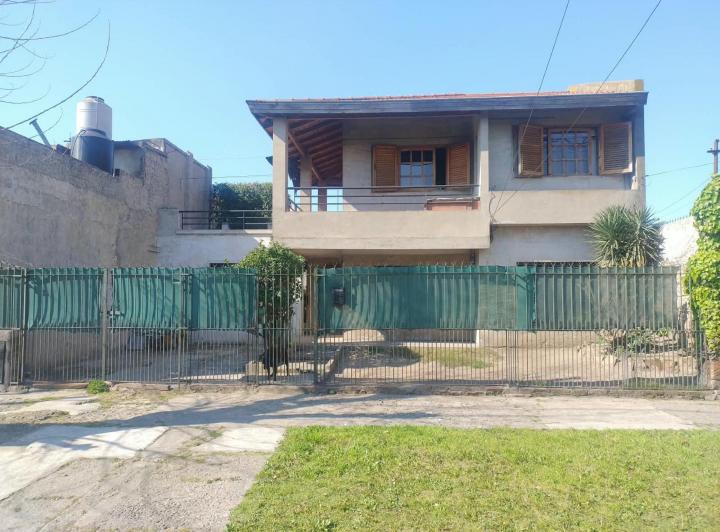 Casa · 115m² · 5 Ambientes · 1 Cochera