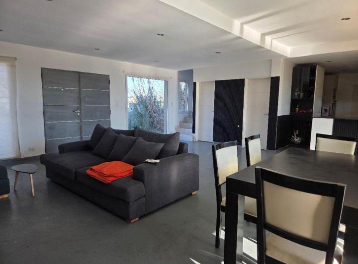 Casa · 150m² · 4 Ambientes · 1 Cochera