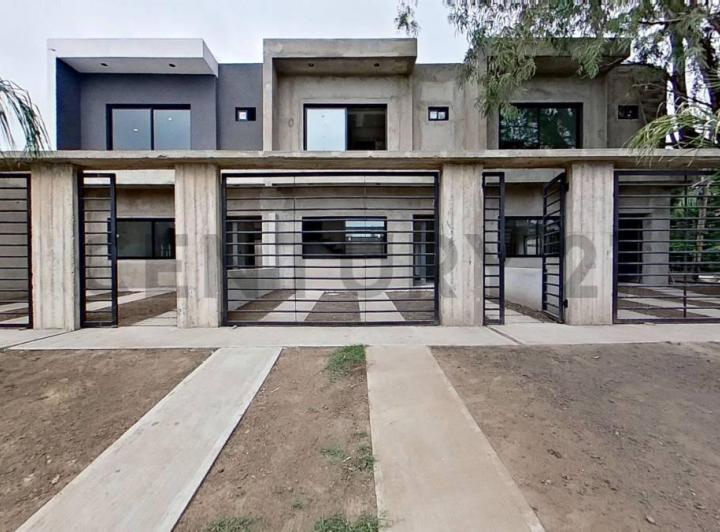 Casa · 96m² · 4 Ambientes · 1 Cochera