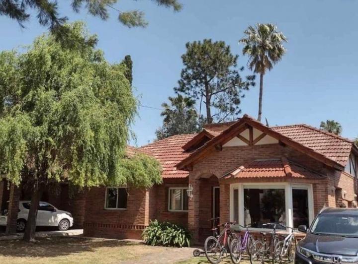 Casa · 115m² · 5 Ambientes · 2 Cocheras
