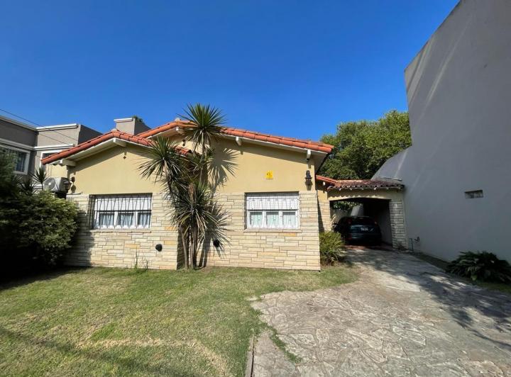 Casa · 258m² · 4 Ambientes · 1 Cochera