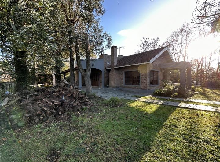 Casa · 190m² · 3 Ambientes · 3 Cocheras