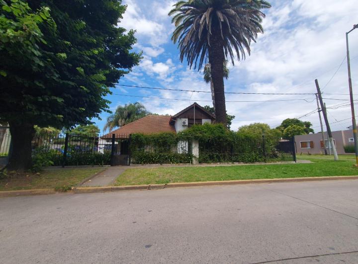 Casa · 170m² · 5 Ambientes · 1 Cochera