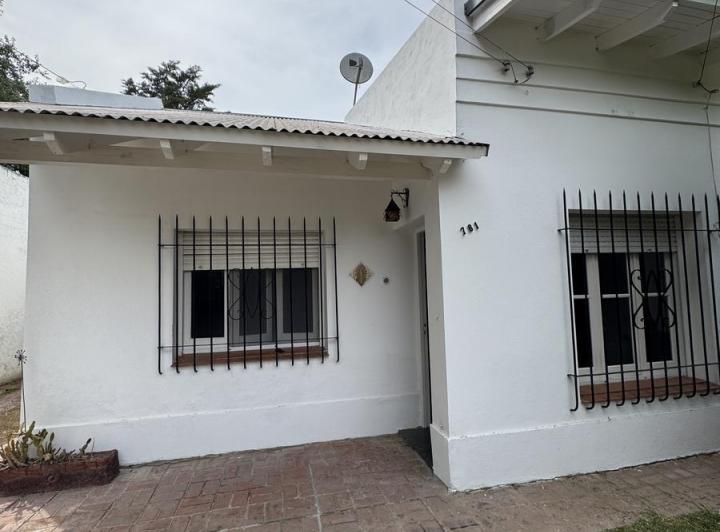 Casa · 85m² · 5 Ambientes · 1 Cochera
