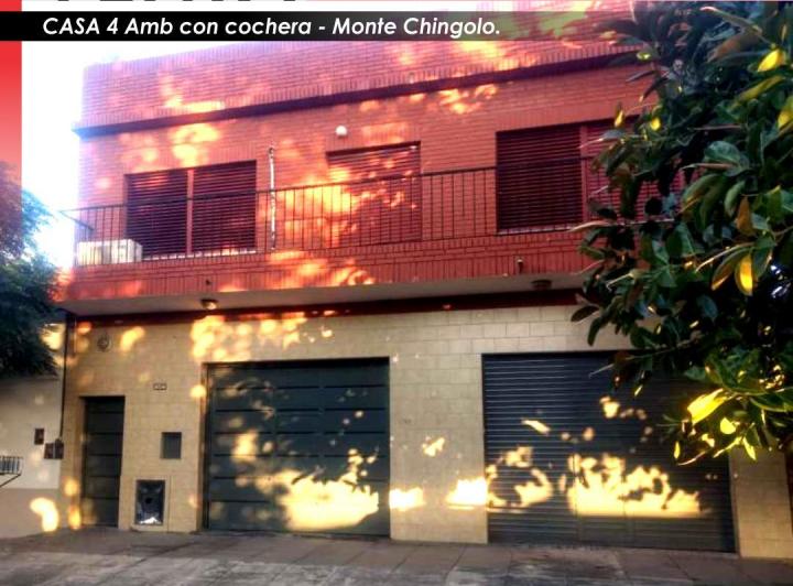 Casa · 235m² · 4 Ambientes · 1 Cochera